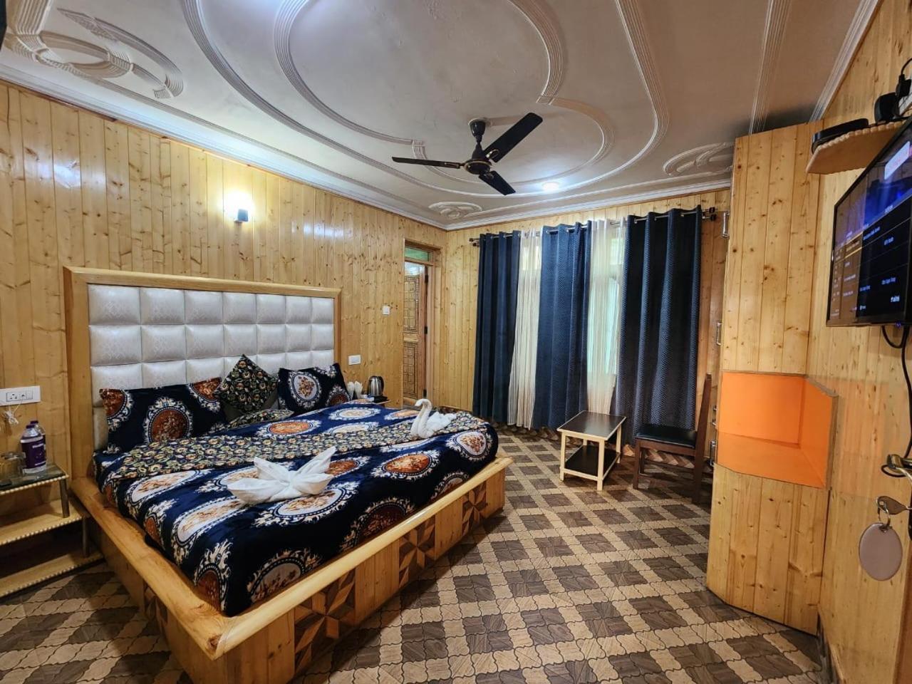 Srinagar Group Of Hotels Exterior foto