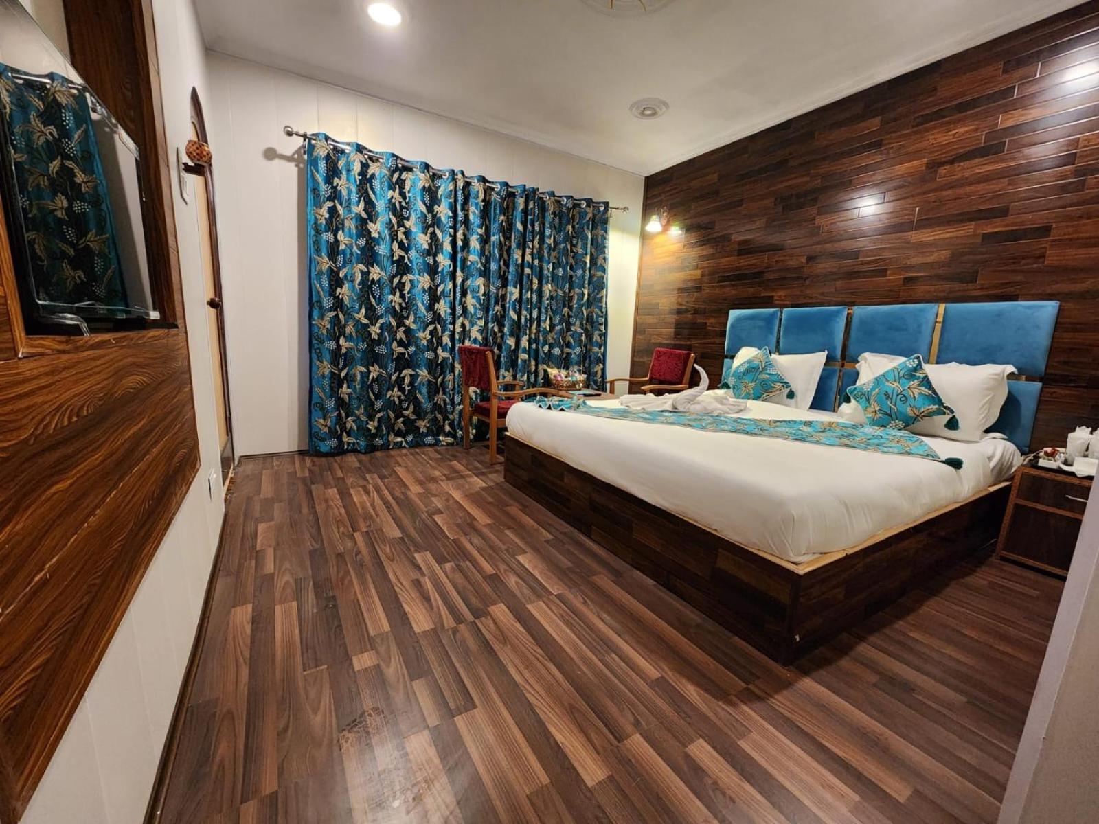 Srinagar Group Of Hotels Exterior foto