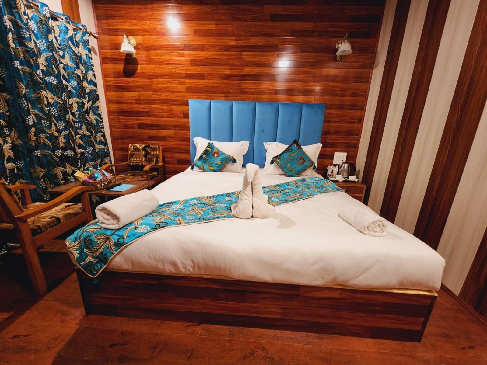 Srinagar Group Of Hotels Exterior foto
